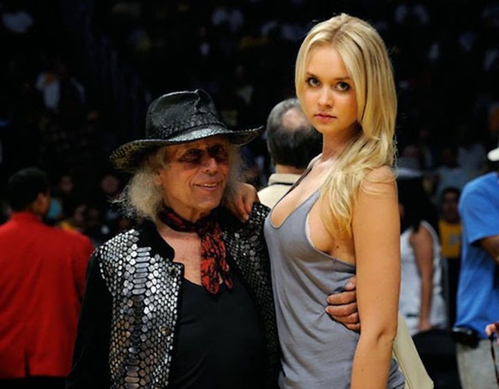 old_rich_guys_get_all_the_hottest_young_girls_640_04